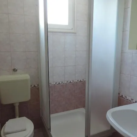 In With Sea View, Terrace, Wifi, Washing Machine 4947-2 Gostinjska kuća