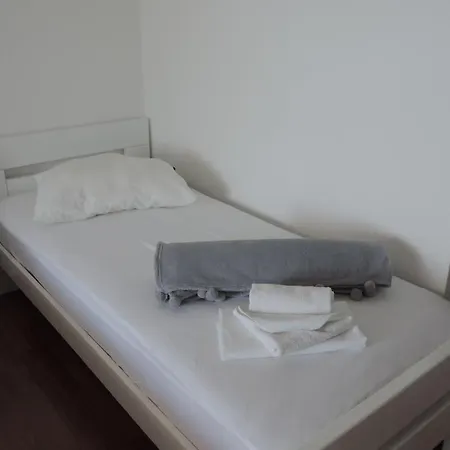 Gostinjska kuća In With Sea View, Terrace, Wifi, Washing Machine 4947-2 3*